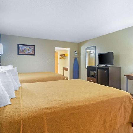 Econo Lodge Inn & Suites Gatlinburg At The Convention Center מראה חיצוני תמונה
