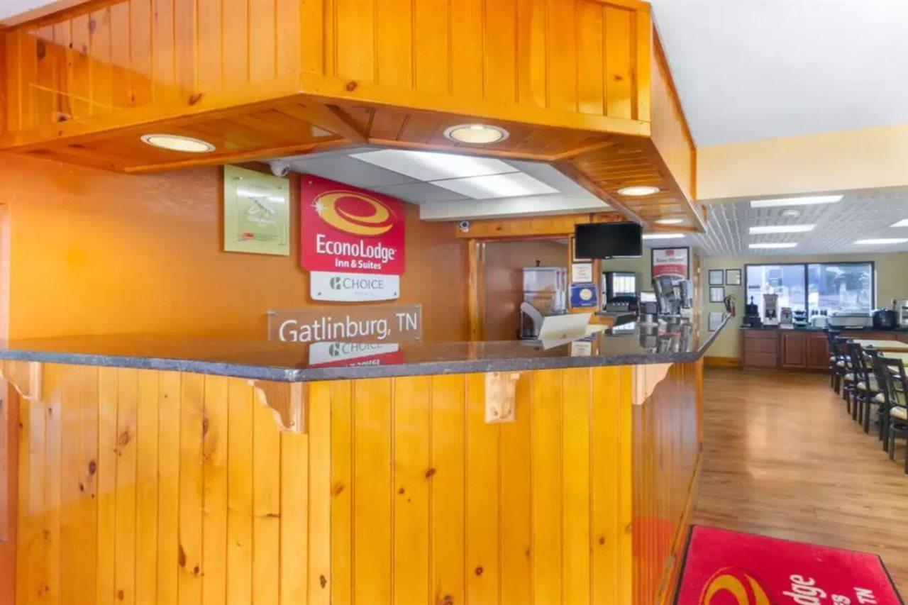 Econo Lodge Inn & Suites Gatlinburg At The Convention Center מראה חיצוני תמונה