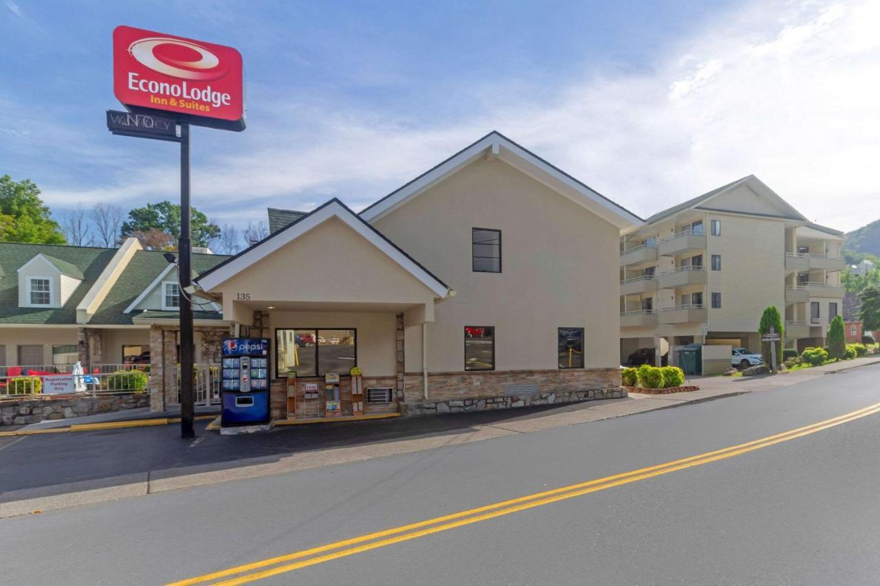 Econo Lodge Inn & Suites Gatlinburg At The Convention Center מראה חיצוני תמונה
