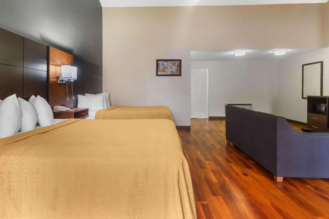Econo Lodge Inn & Suites Gatlinburg At The Convention Center מראה חיצוני תמונה
