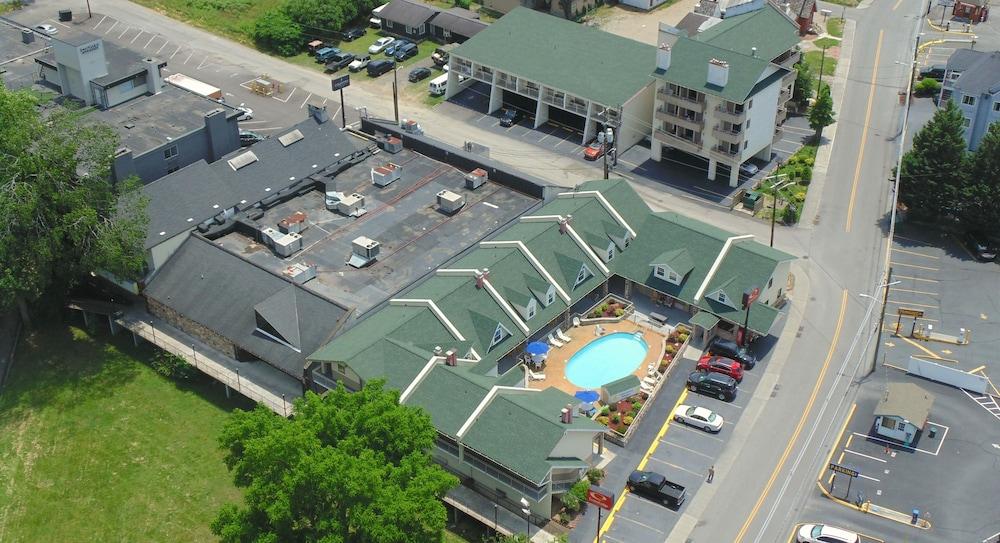 Econo Lodge Inn & Suites Gatlinburg At The Convention Center מראה חיצוני תמונה