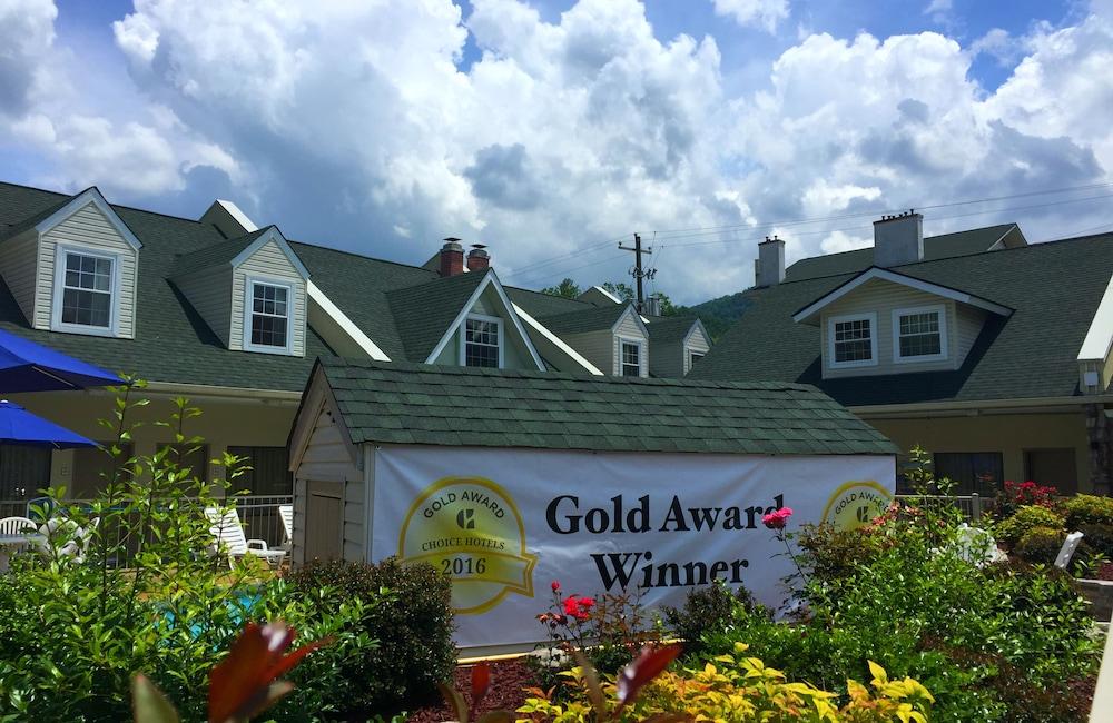 Econo Lodge Inn & Suites Gatlinburg At The Convention Center מראה חיצוני תמונה