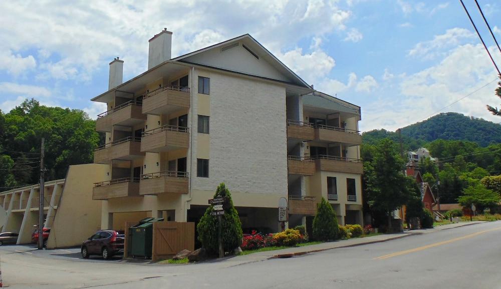 Econo Lodge Inn & Suites Gatlinburg At The Convention Center מראה חיצוני תמונה