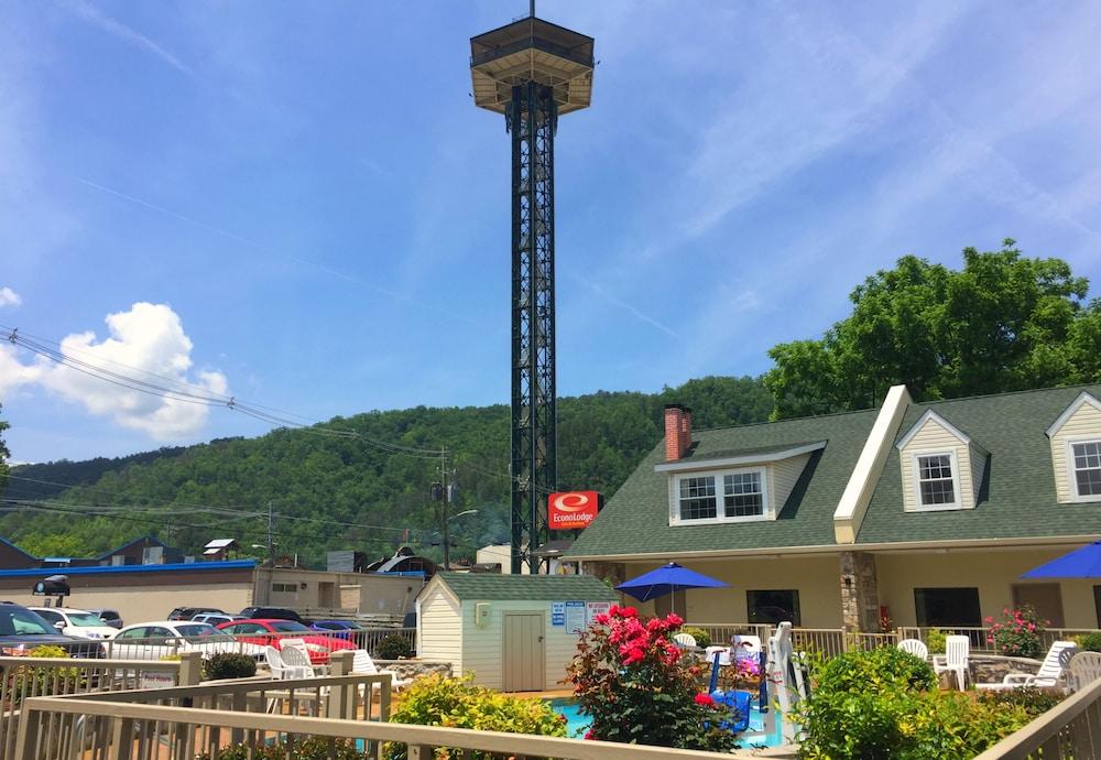 Econo Lodge Inn & Suites Gatlinburg At The Convention Center מראה חיצוני תמונה