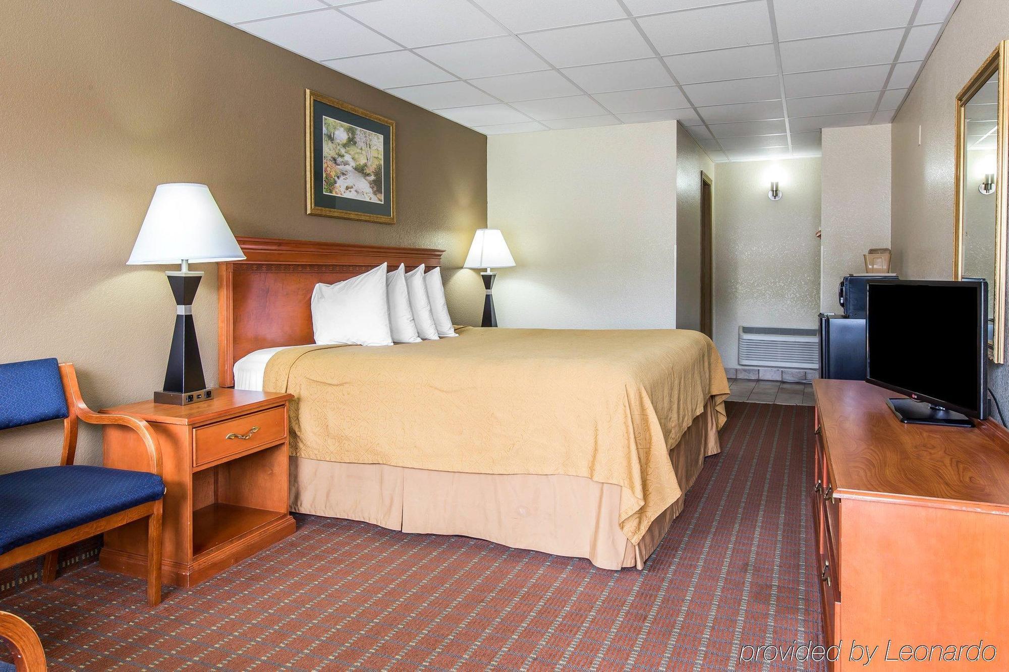 Econo Lodge Inn & Suites Gatlinburg At The Convention Center מראה חיצוני תמונה