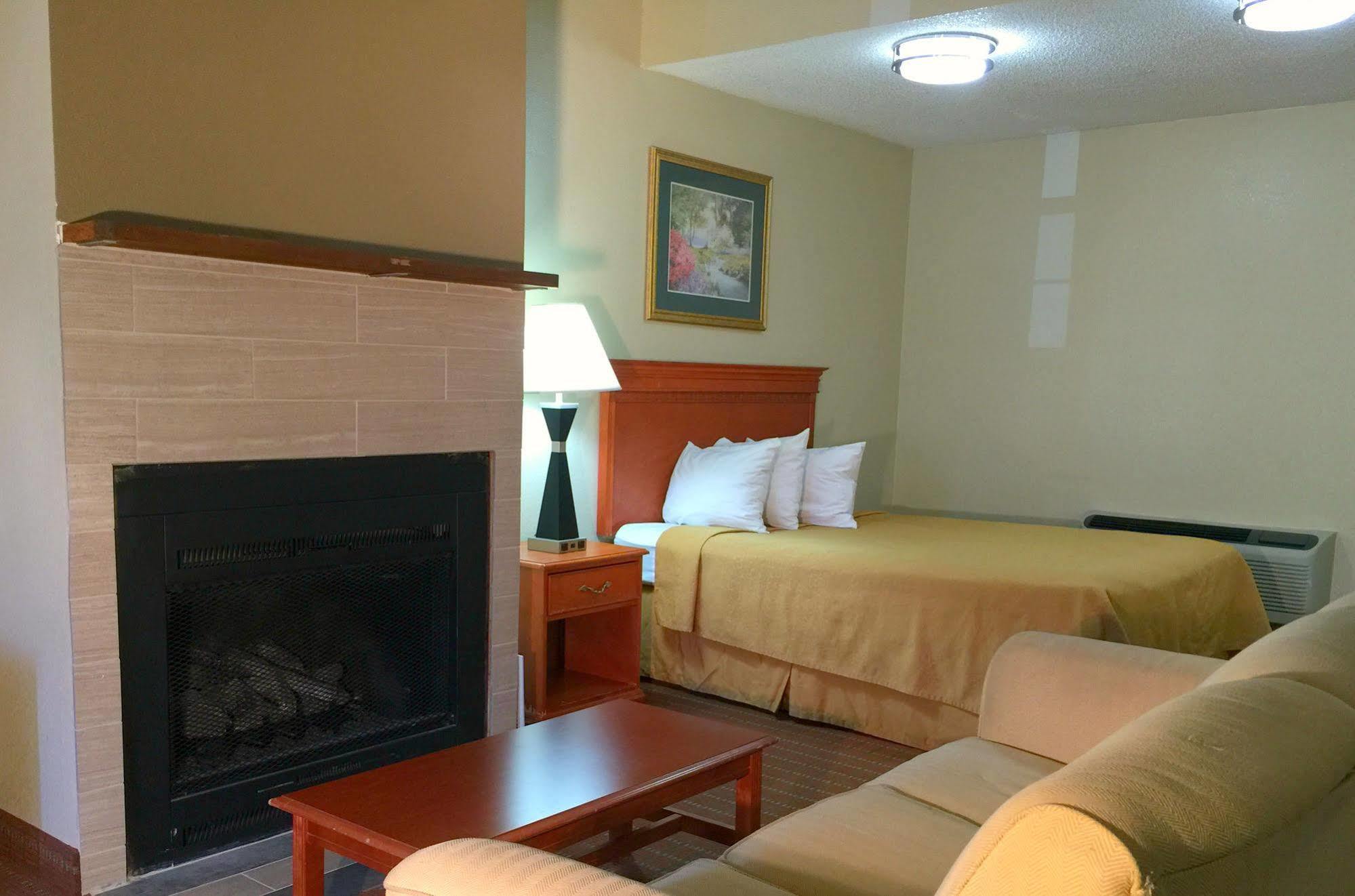 Econo Lodge Inn & Suites Gatlinburg At The Convention Center מראה חיצוני תמונה