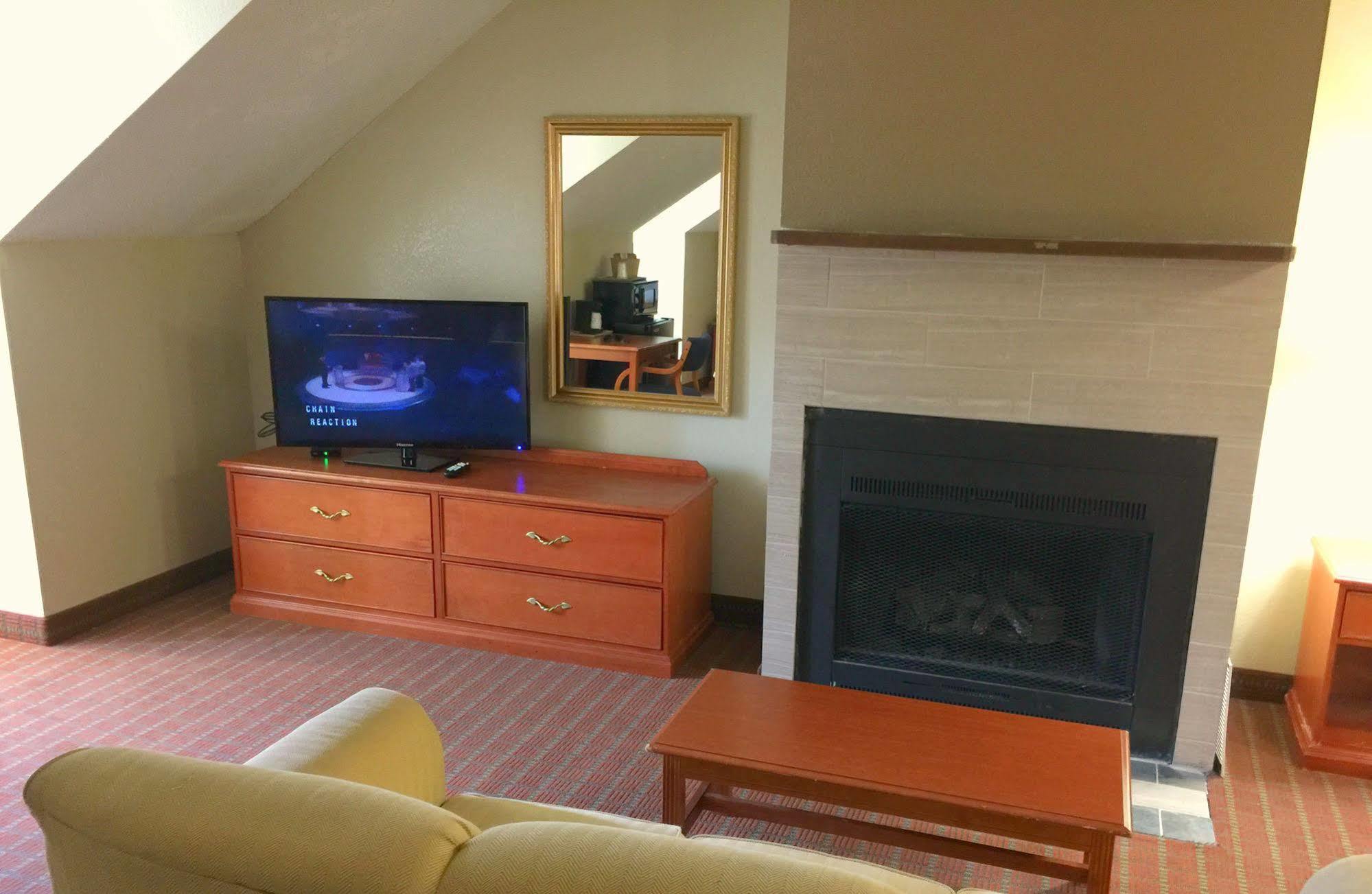Econo Lodge Inn & Suites Gatlinburg At The Convention Center מראה חיצוני תמונה