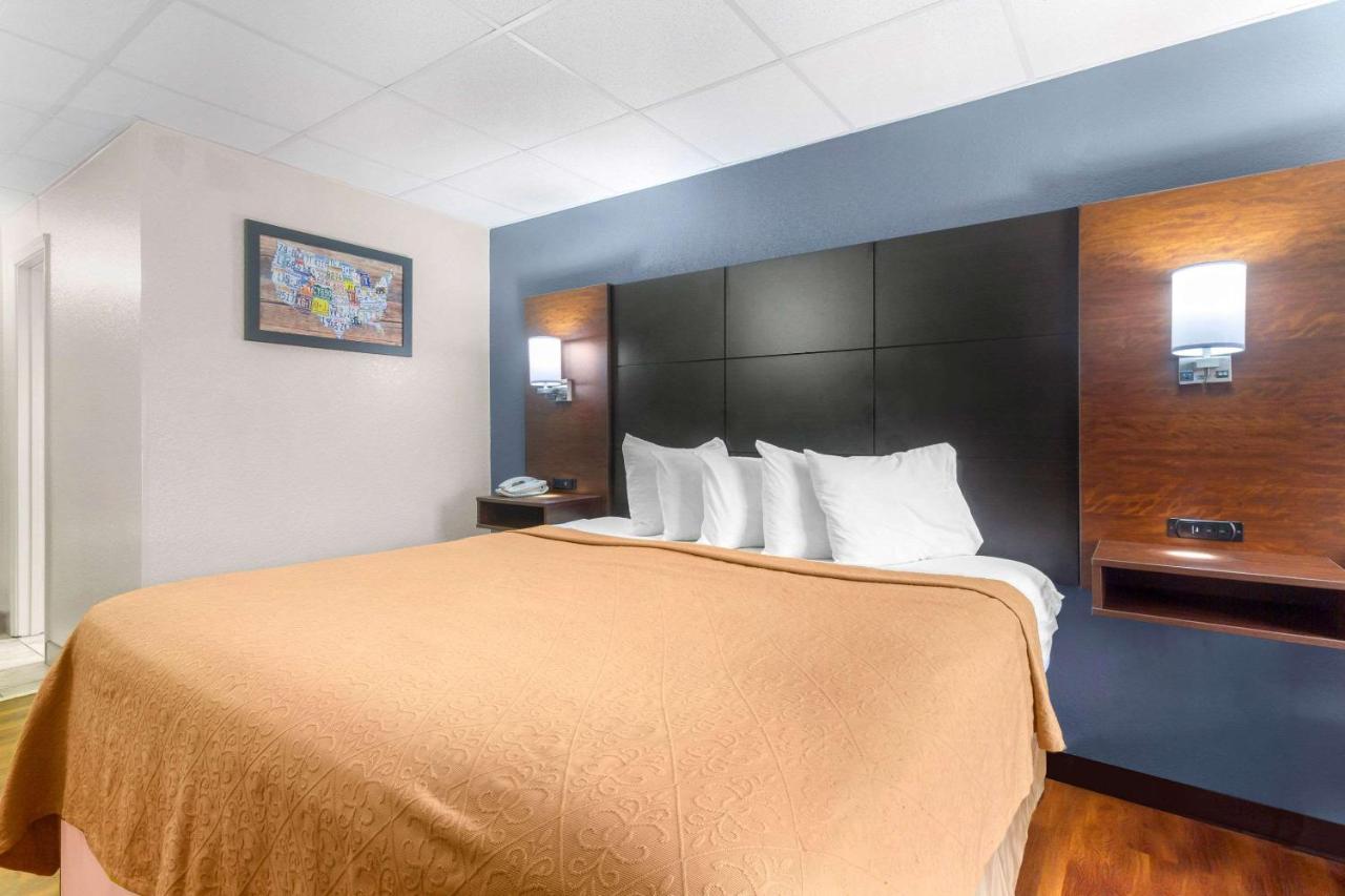 Econo Lodge Inn & Suites Gatlinburg At The Convention Center מראה חיצוני תמונה