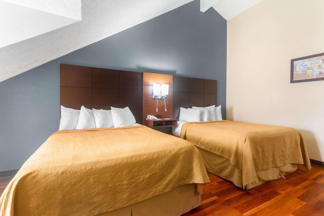 Econo Lodge Inn & Suites Gatlinburg At The Convention Center מראה חיצוני תמונה