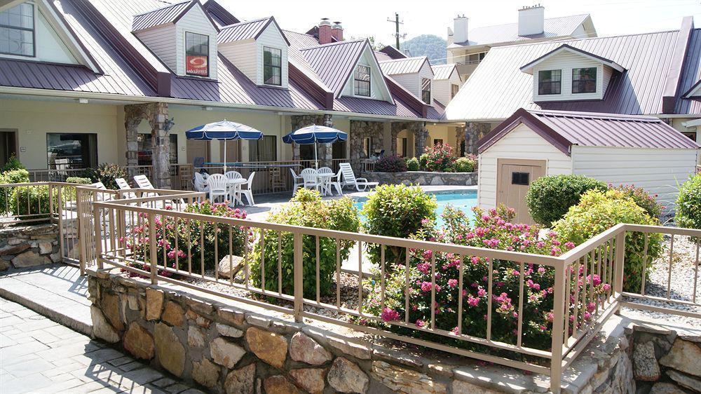 Econo Lodge Inn & Suites Gatlinburg At The Convention Center מראה חיצוני תמונה
